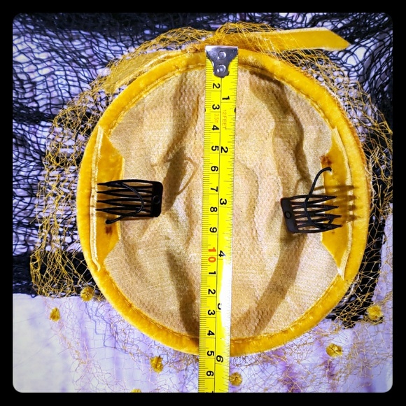 Vintage gold velvet retro net glam comb hat - Picture 6 of 8